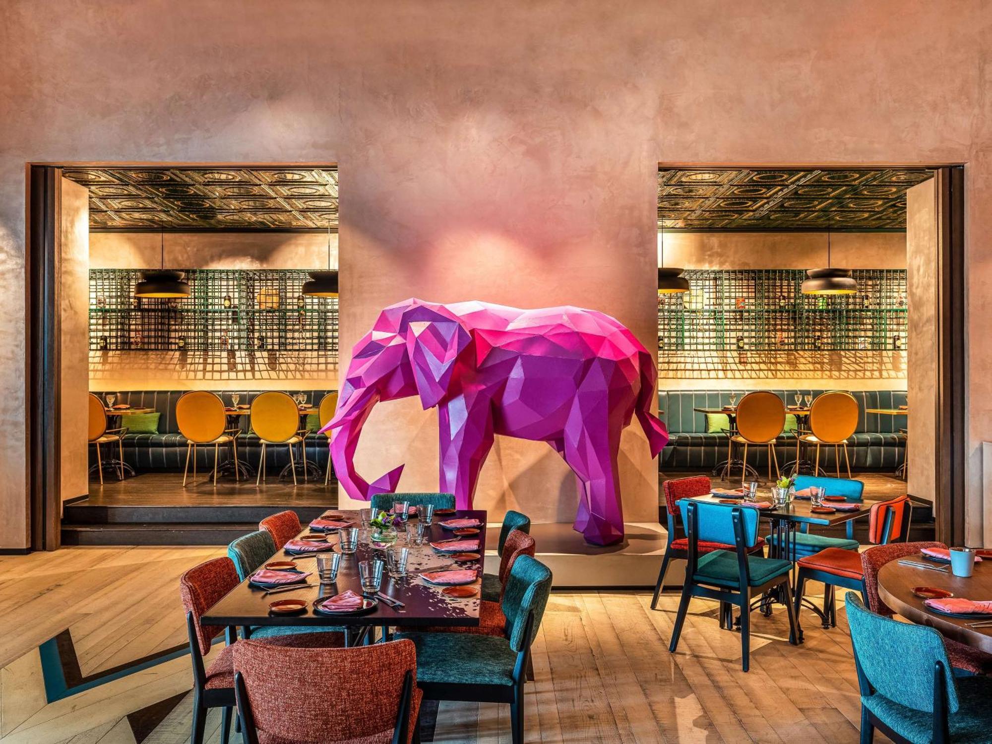 Rixos Gulf Hotel Ad Dawhah Esterno foto The Elephant Bar