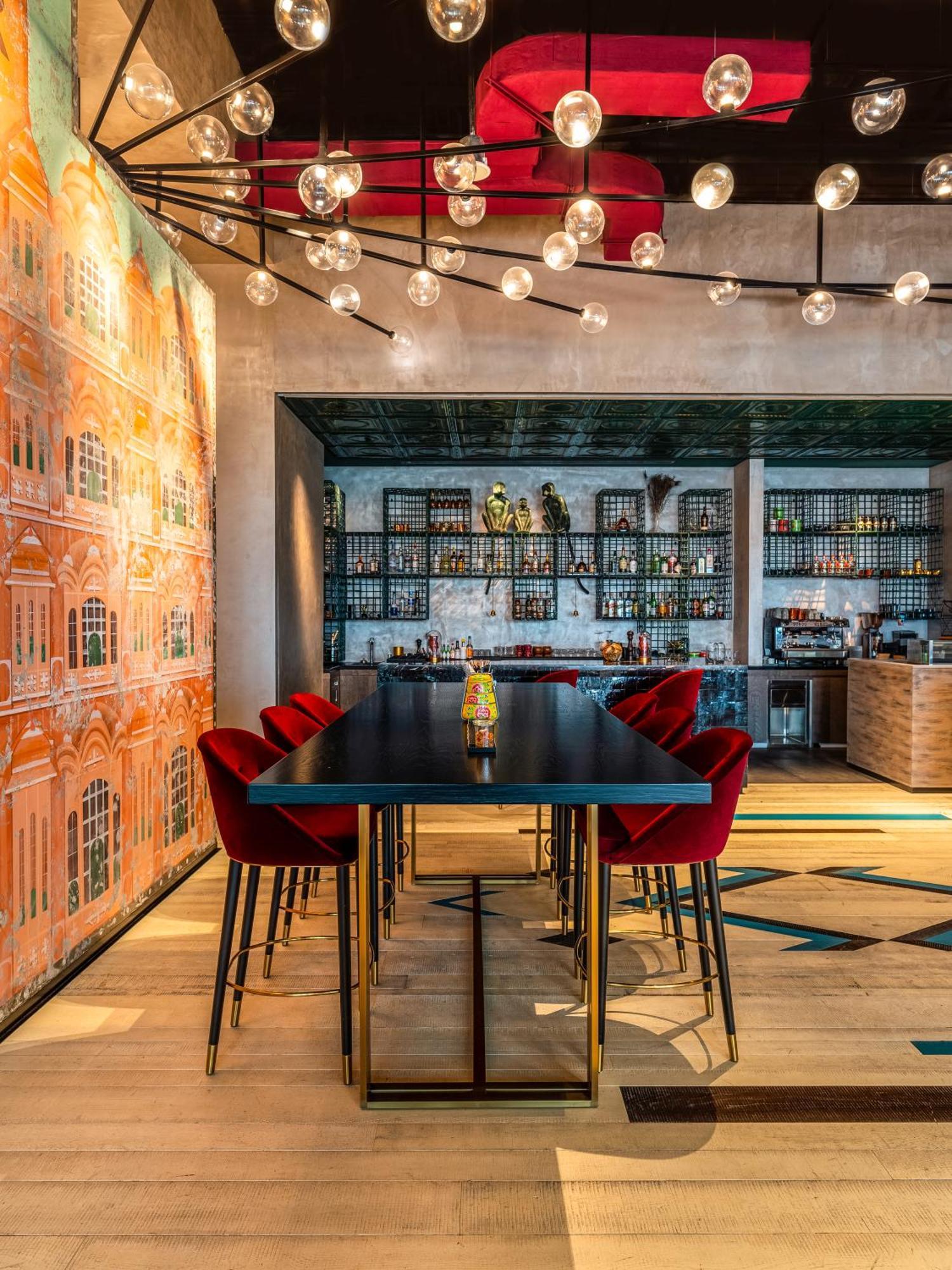Rixos Gulf Hotel Ad Dawhah Esterno foto The bar at the 1001 lounge