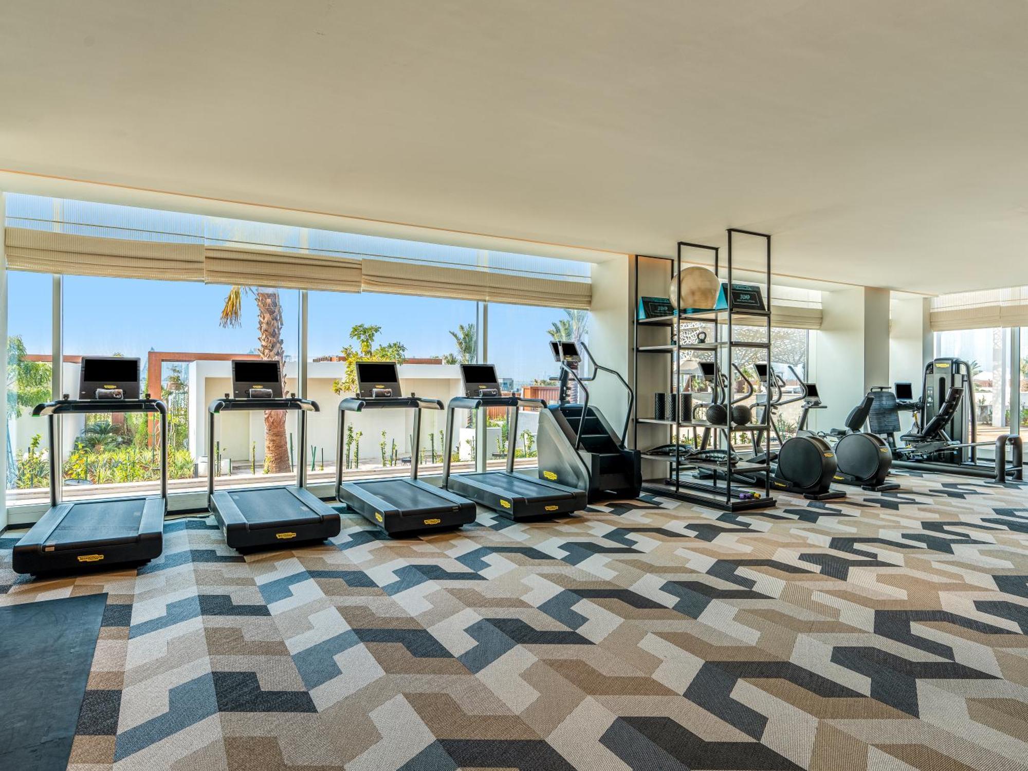 Rixos Gulf Hotel Ad Dawhah Esterno foto The gym at the hotel