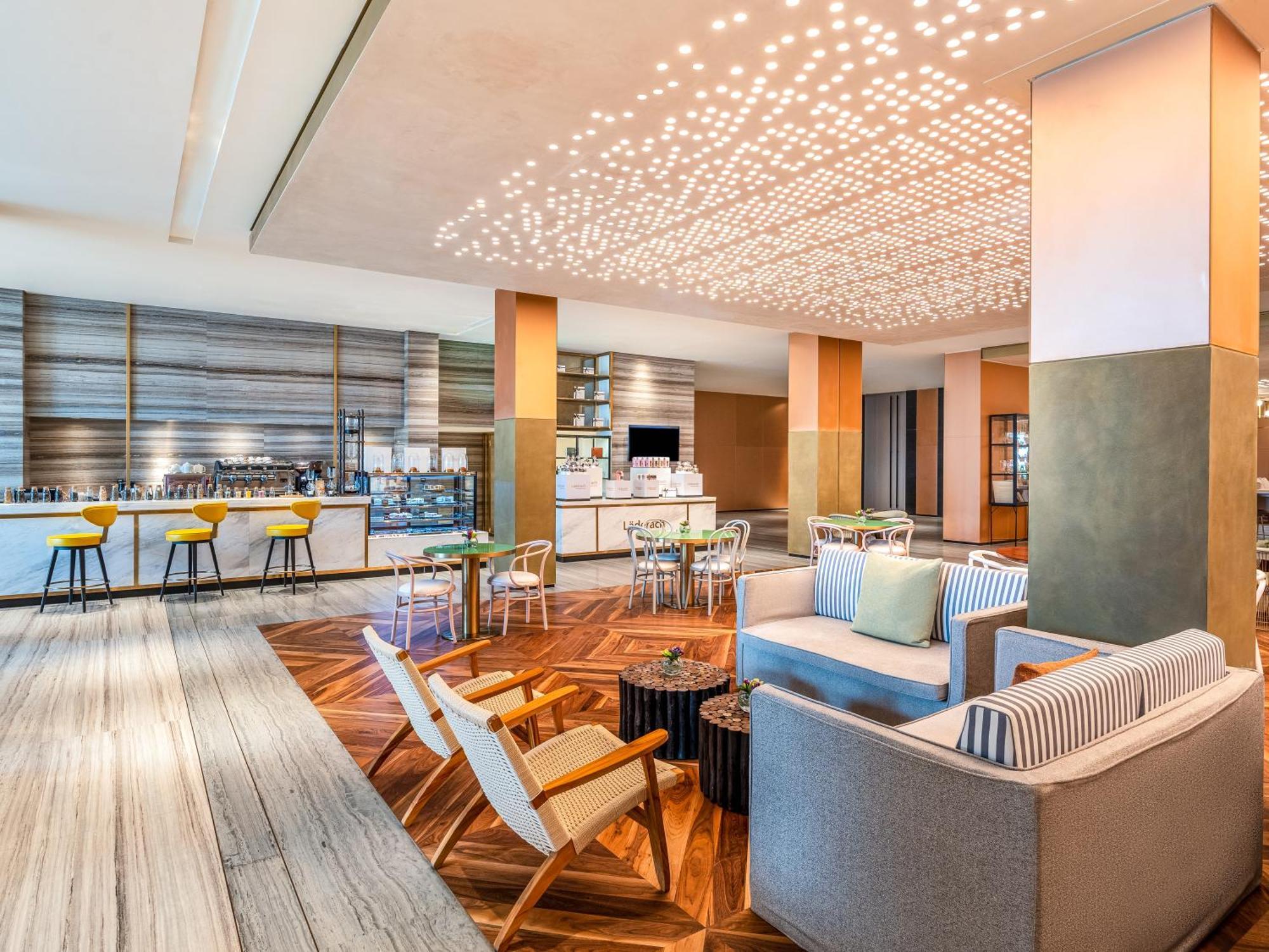 Rixos Gulf Hotel Ad Dawhah Esterno foto The Lounge at the Westin Hyderabad