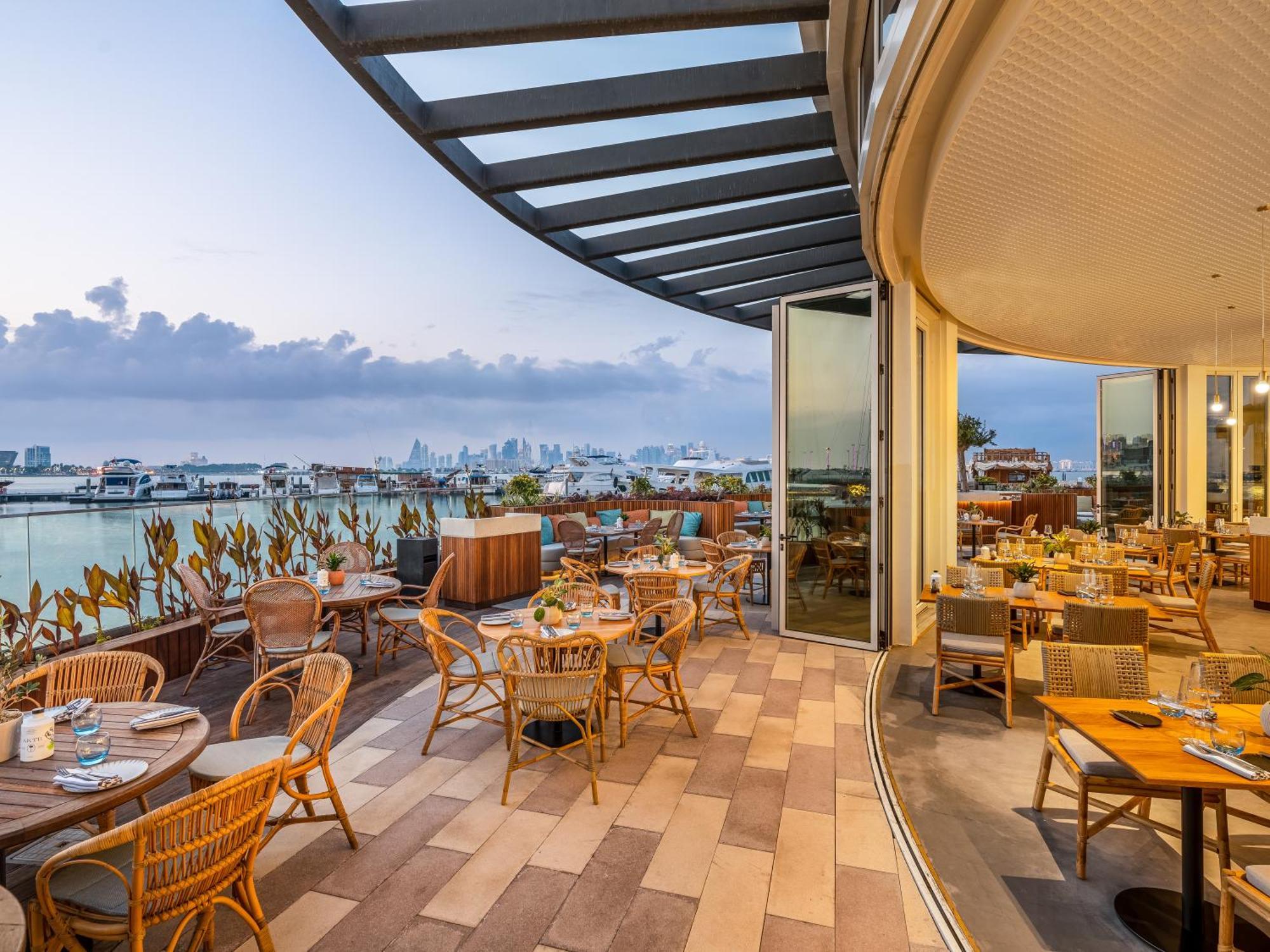 Rixos Gulf Hotel Ad Dawhah Esterno foto The rooftop bar at the Hilton San Diego Bayfront